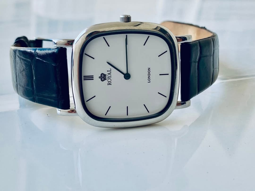 ساعة رويال لندن 40013-04
Royal London البريطانية

كلاسك سلم ساعه نظافه زيروو 

سير اصلي بك اصلي دكمه اصليه

أبعاد ساعه33/35/معه أذان44

كواتز ستانلس ستيل نظام ميلين

سعر55 الف يتوفر توصيل


**إذا كنت صاحب هذا الإعلان وتريد حذفه لأي سبب، رجاءا أرسل رسالة إلى الدعم الفني**