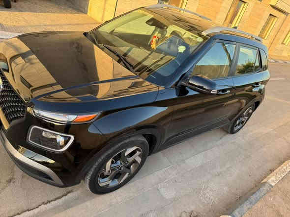 السلام عليكم 
هيونداي فينيو لون اسود للبيع مديل 2022 وارد امريكي 
المواصفات فول مواصفات  
فتحه سقف
مقاعد نص جلد 
نقاط عميه 
رادار 
محافظة على المسار
كروس سرعه
ويل حجم 17
تدفئة مقاعد
وضعيات قيادة
محرك 1600 
ماشيه 36 الف كيلو و قابل للزيادة
رقم اربيل تحويل فقط
حادثها سطحي جاملغ خلفي و باب خلفي و موجود صور الحادث و رقم الشاصي 
السعر 13500 دولار و بيها مجال
للتواصل خاص او على هذا الرقم ***********
