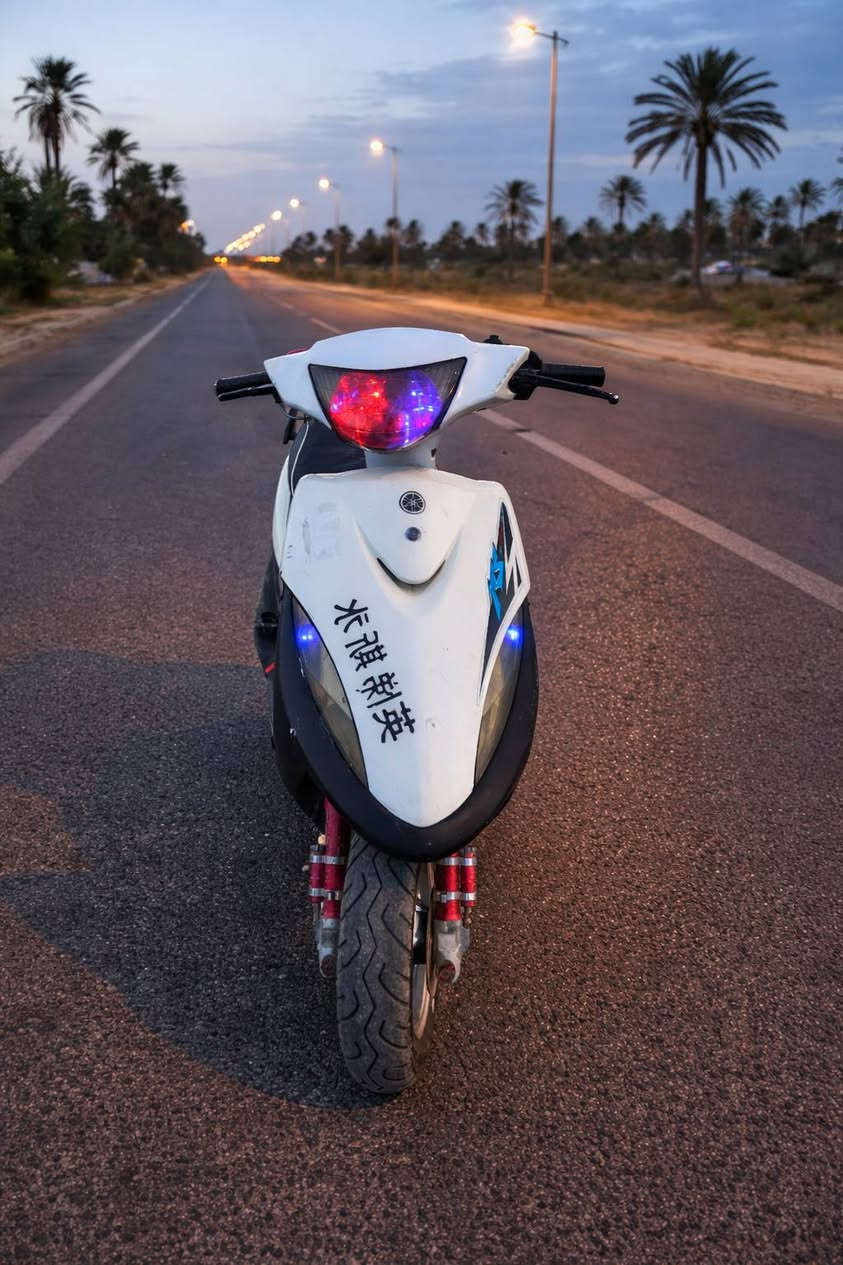 السلام عليكم 
ماكس عدله 120 
دارجه كامله من كلشي (مفتوحة) كهربائياته كله شغاله هورن لايت بك لايت اشاير سلف بس العداد البانزين و السرعه بس تربط السيم والسيم عندي 
دراجه عليها تزويد 
1- دبلات رياضي 
2- كلجات رياضي 
3_ ويل رياضي 
دراجه شغل وافتر وين ما تريد 
دراجه يرادله براغي للكاور بس سعره 550 وبيه مجال مكاني القرنه


**إذا كنت صاحب هذا الإعلان وتريد حذفه لأي سبب، رجاءا أرسل رسالة إلى الدعم الفني**