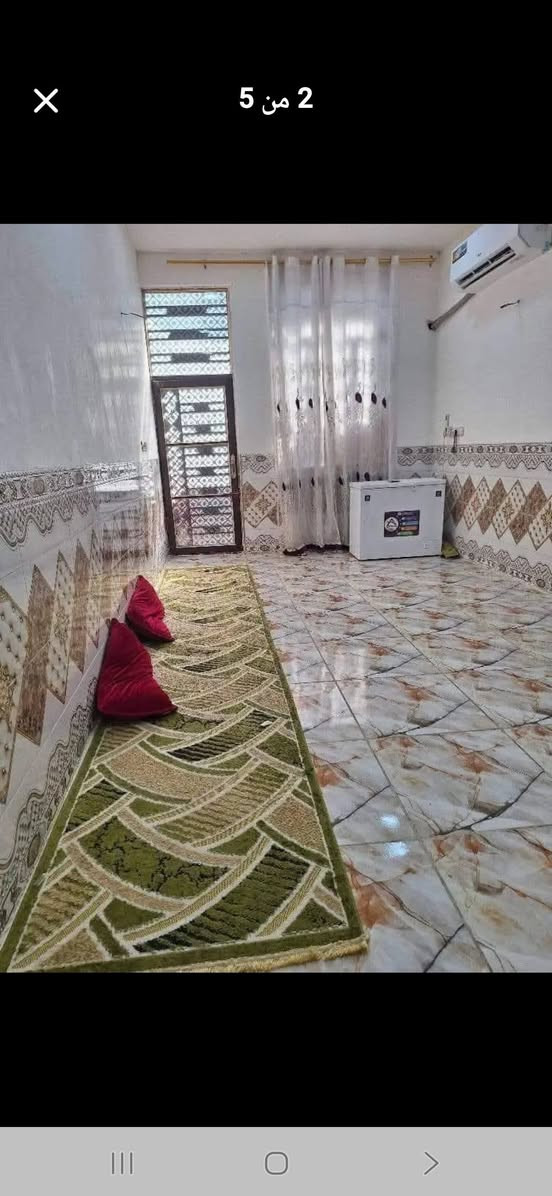 بيت للبيع في الامن الداخلي شارع الضغط بناء جديد صب كونكريت مسلح طابقين يحتوي البيت على  3 غرف نوم استقبال مطبخ كراج صحيات 2  ارضيه بورسلين البيت طابو صرف وليس زراعي بناء حديث جدا 
للاستفسار 
*********** كربلاء, العراق
