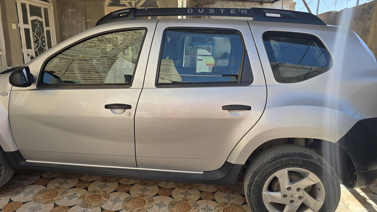 السلام عليكم ورحمة الله وبركاته
رينو داستر 2018 للبيع 
كفالة ماعدا بارد بالجاملغ الامامي عكس جهة السائق مكينة كير مكفولة ماشية 110 الف رقم انكليزي سنوية ل 2029 مكانها ديوانية 
السعر المطلوب 100 وبيها مجال 
***********
