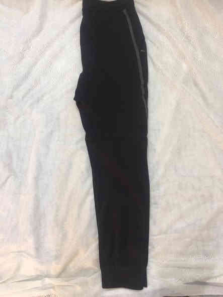 بوجايم اصليه 
نضافه ميه بلميه
يلبس كمر 34/36
العنوان بغداد الجديده 
للحجز واتساب ***********
