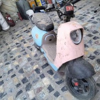 دراجه شحن للبيع على حطته سعر 250وبيه مجال الرقم للتواصل 07702392017