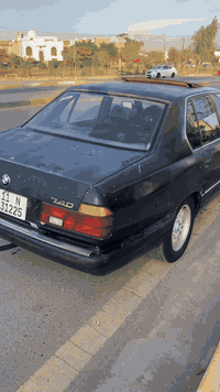 سلام عليكم 740 اصل تكمه وسنويه
موديل 93
فتحه سلايد شغال طكتين
داخل جلد كهرباء دبل ايرباك دبل كمبيوتر 
مكينه كير جدد تبريد شغال 
بجم عريض كهربائيات كلها شغاله
رقم بغداد تحويل مباشر سنويه وهزه جديده
السياره بدون حادث نقص بيها بور الستيرن عاطل
السعر 47 وبيها مجال مكان السياره بغداد السيديه
***********
