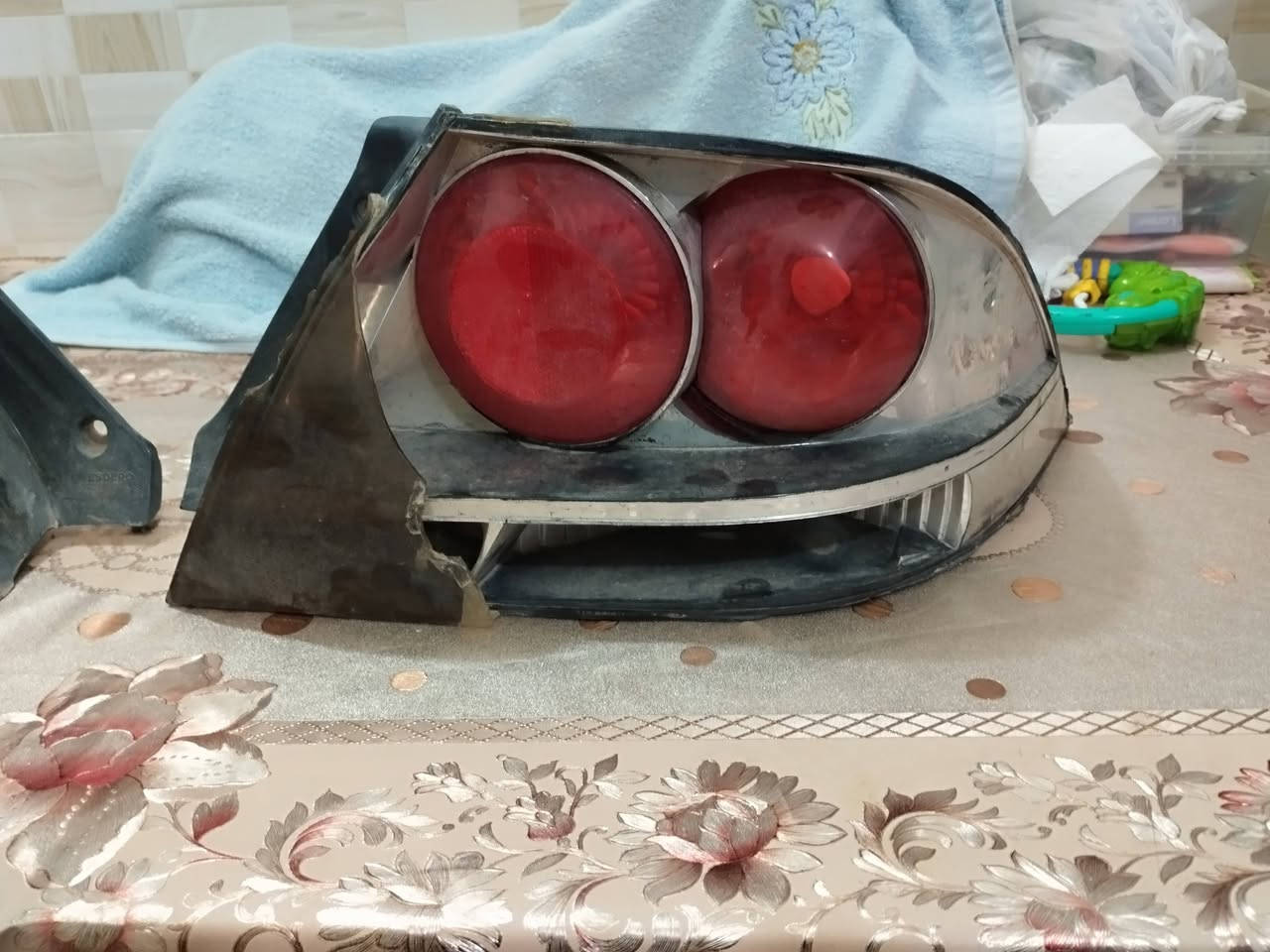 بك لايتات لانسر
واحد بدون جامه والثاني كامل بي جامه

قيم واخذ
***********
