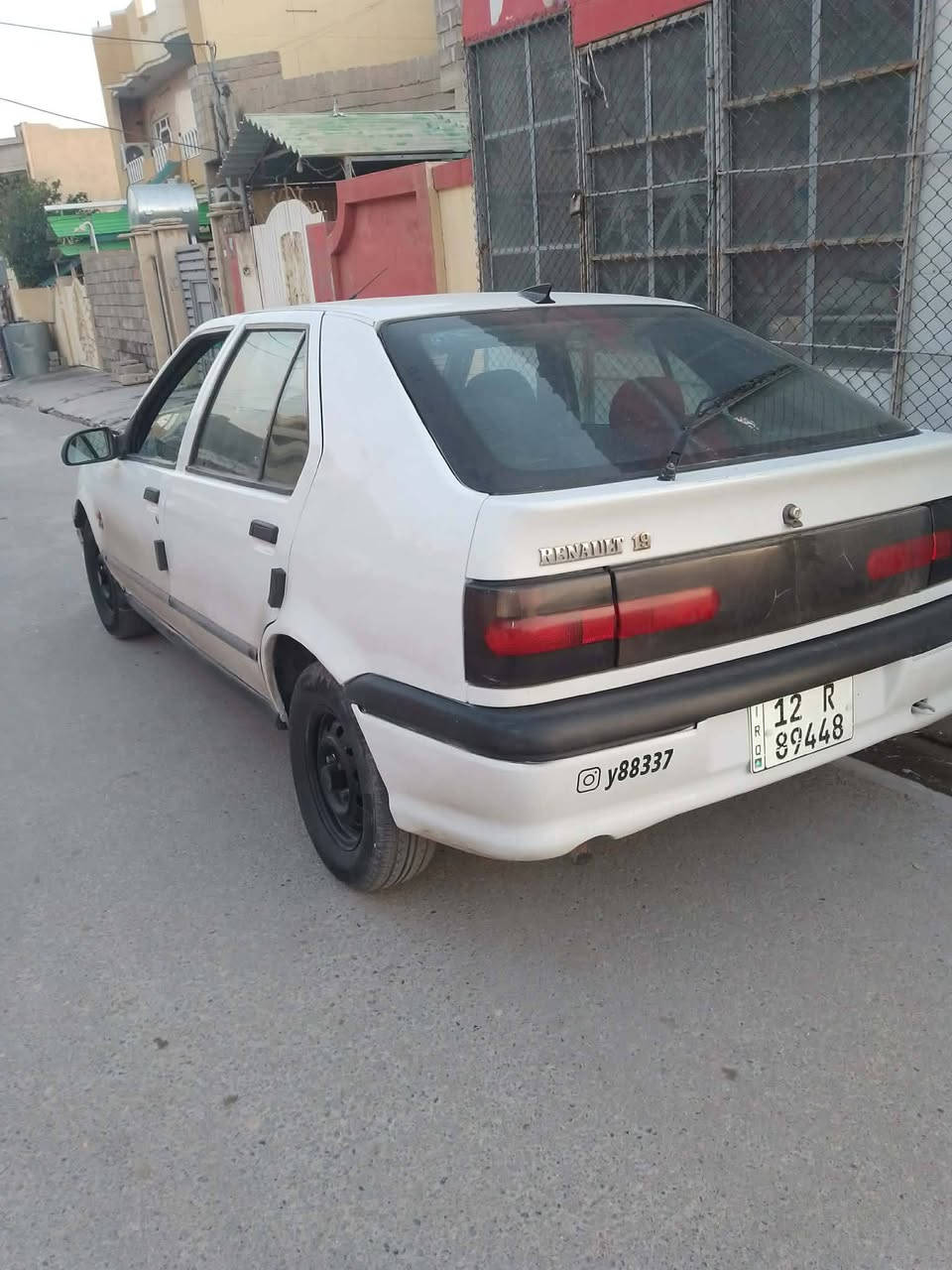 رينو موديل 1994قفل مركزي كير ومحرك نضيف طخم تاير نضيف باتري نضيف مسجل شاشه
كوبون بيها قفل مركزي بسمي السعر 34وبيها مجال ***********
