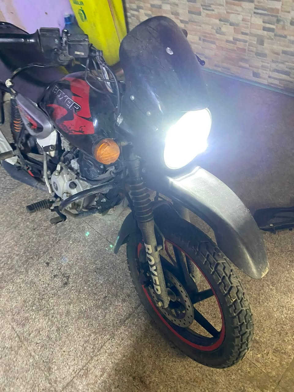 ب وكسر للبيع  نضيفة بس عوزها قبق باتري  ودواسة  تلحم مكينة وكير مكفولات ونضيفة مديل 23  اوراقها كاملة مكاني بغداد الدورة


**إذا كنت صاحب هذا الإعلان وتريد حذفه لأي سبب، رجاءا أرسل رسالة إلى الدعم الفني**