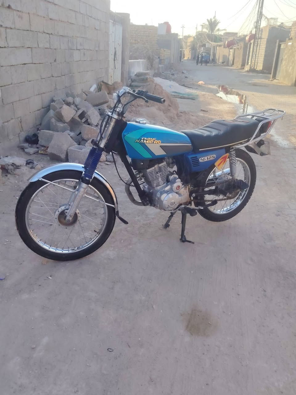وينه اليدور جديد ورخيص سيفان مكفوله من كلشي موديل 25شاصي ومكينه اوراق سكنر ب400 وبيهه مجال قليل ***********
