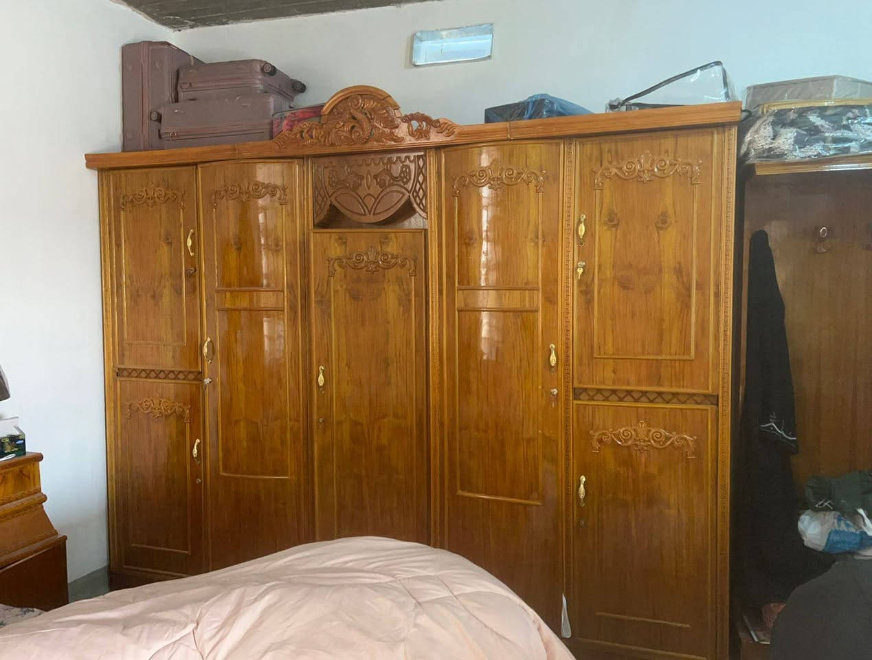 غرفة النوم للبيع مستعمله شهرين فقط السعر ٦٠٠
وتساب ***********
