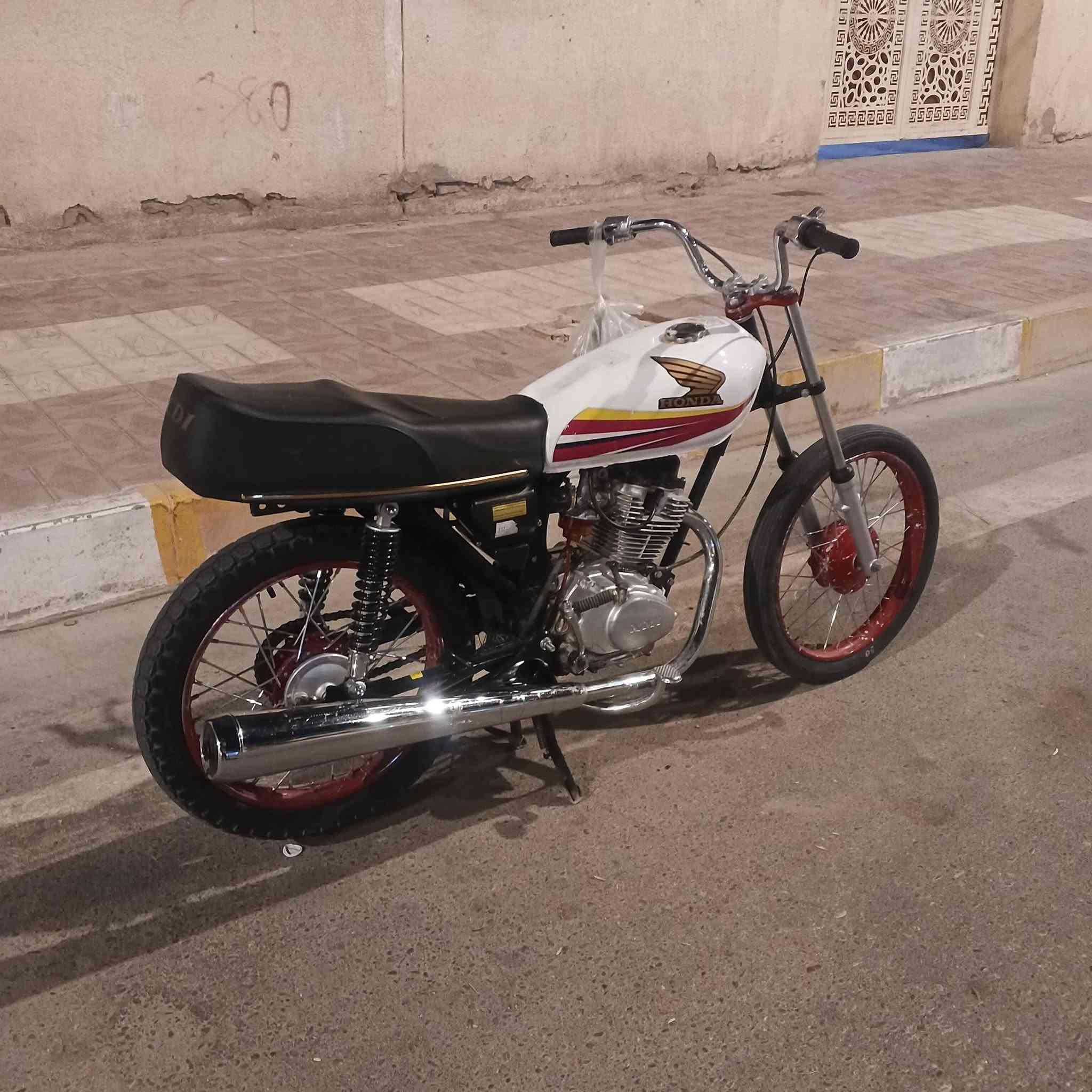 للبيع تعمير 26 محرك مال حجز مكان. سوق الشيوخ ***********
