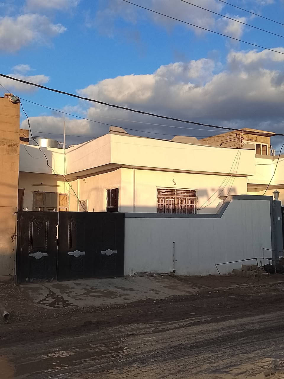 السلام دار اللبيع نوع العقار زراعي 
مساحه م100 مربع 
مكانه حلوو شارع عريض ماكو كدامه باب حوش
مكانه كركوك حي العسكري الزراعي اقرب صيدليه البياتي 
سعر البيت 42 بي مجال 
وهذا رقمي للتواصل//***********
