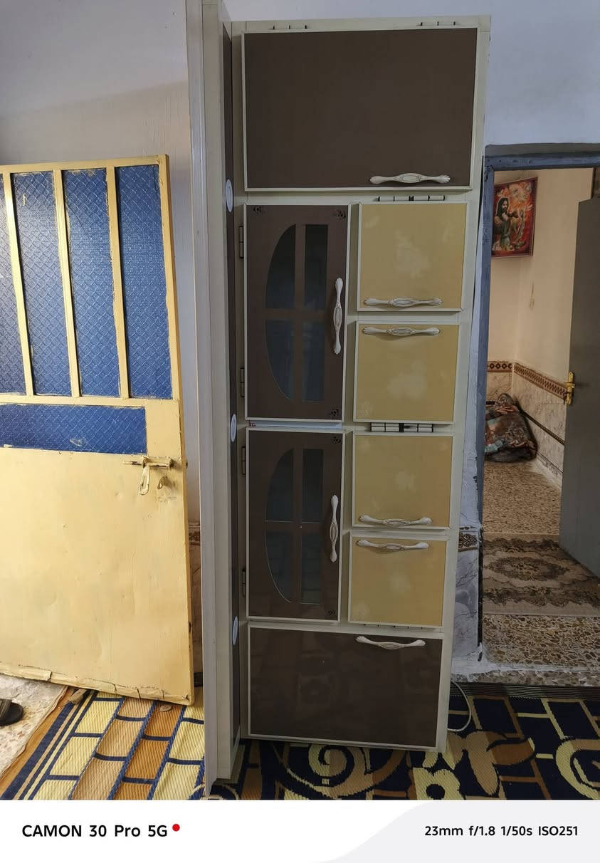 سلام عليكم ملحق البيع جيديد كلش مابي شخص ولا شي فقط هوه البيع 2 متر ونص السعر 75 مكلف في النشر
هذ رمقمي تجي وشوفه ***********
