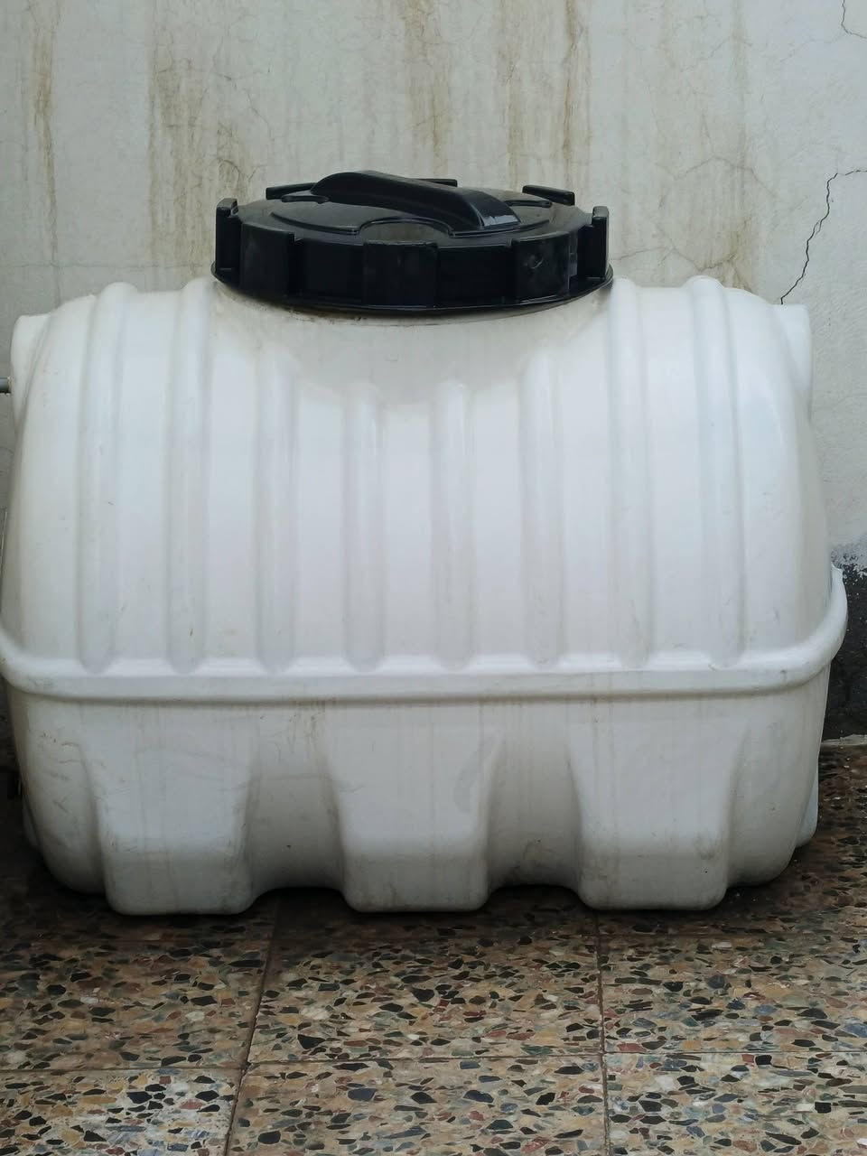 #للبيع تانكي مال مي نضيف حيل
السعر / 50 وبي مجال
500لتر 
المكان / فلوجه _حي الرساله


**إذا كنت صاحب هذا الإعلان وتريد حذفه لأي سبب، رجاءا أرسل رسالة إلى الدعم الفني**