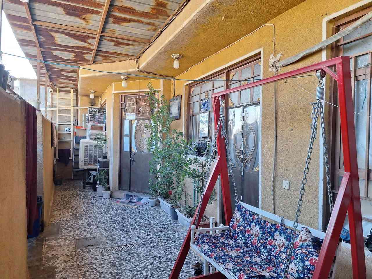 دار تجاوز للبيع م 100 متر مربع طابق واحد ركن 
يتكون من استقبال ٦×٤
غرفة نوم ٥×٤
مطبخ ٣×٣
حمام داخلي ٢ × ١.٥
مطبخ حار ٢ × ١.٥
تواليت خارجي ١×١
خدمات كاملة مجاري كهرباء
وماء خطين خابط وحلو
 العنوان بغداد العبيدي خلف مدرسة سلسبيل 
السعر ٤٠ قفل غير قابل للنقاش
اقره التفاصيل قبل لا تتصل كلشي ذاكر بالمنشور 
 للاستفسار 
***********
