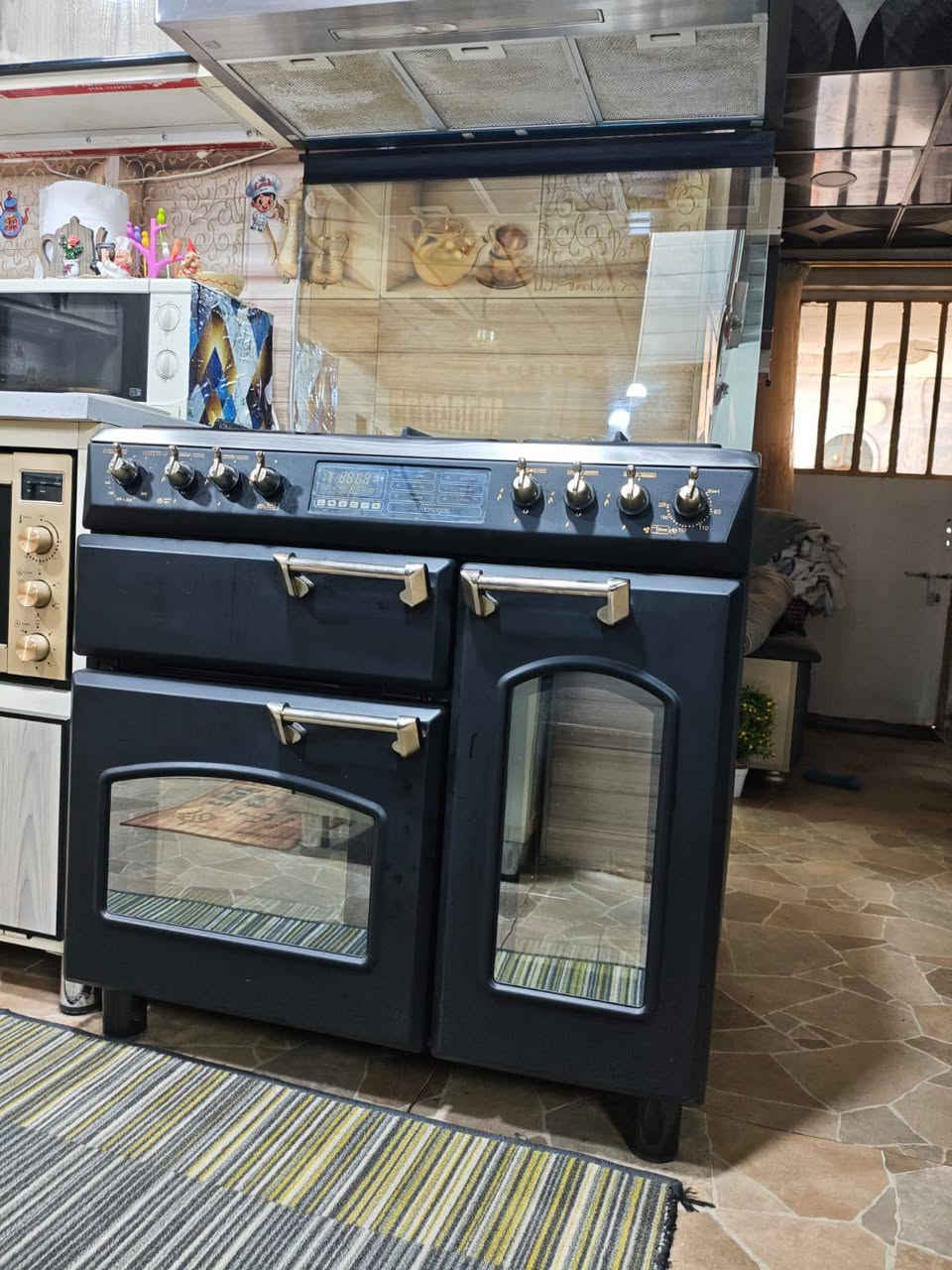 للبيع ايطالي ماخذي 800 سبب البيع ضيق المكان مصارله شهر من اخذناه تجي واشوف بعينك النظافه بي فرن واوفن ونهائيآ ممستخدمات وعيون الطباخ بس وحده استخدموها شهر رايدي ب 600


**إذا كنت صاحب هذا الإعلان وتريد حذفه لأي سبب، رجاءا أرسل رسالة إلى الدعم الفني**