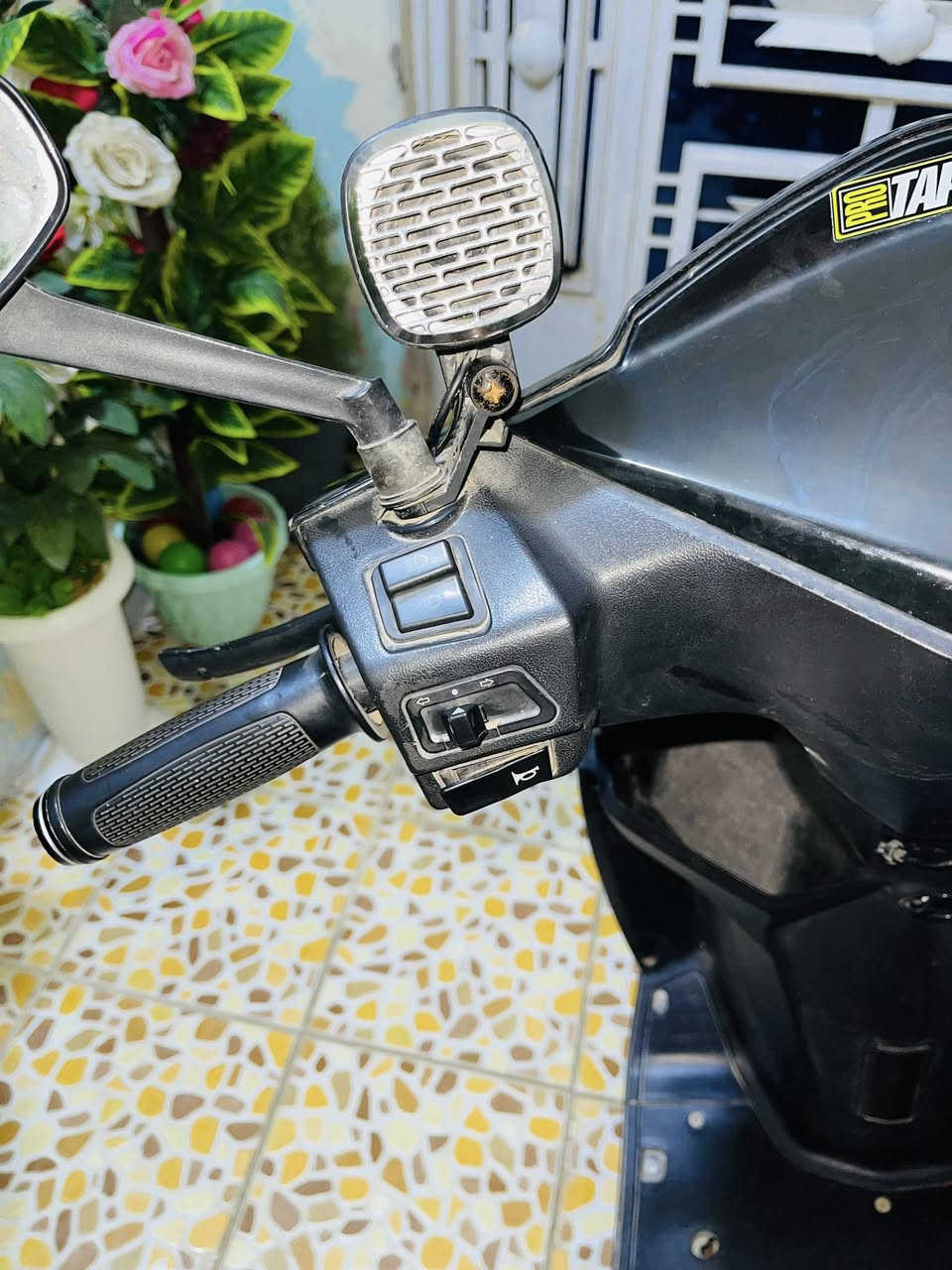 السلام عليكم…
دراجه شحن 2025

6 بطاريات 72 فولت

اشاير يمين ويسار

لد عالي ناصي

مكاني ديالى شهربان السوق القديم 

 للاستفسار ***********
