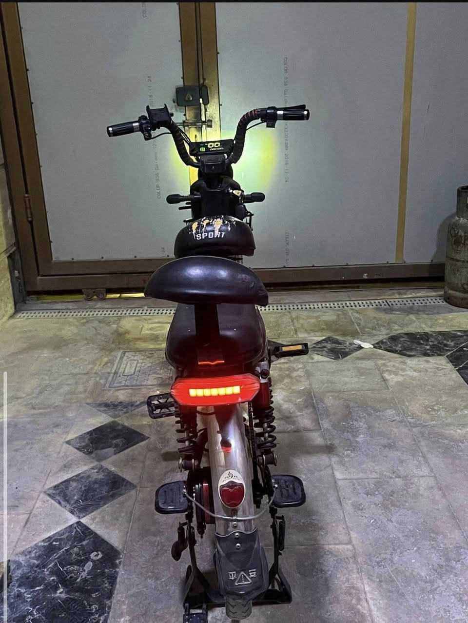 السلام عليكم
بايسكل شحن للبيع
حجم 24
عدد بطاريات 6
بصمه عدد 2
سويج عدد 2
عقل 600
ملف 600
بطاريات جدد 
سعر خاص 
رقم ***********
عنواني كربلاء
