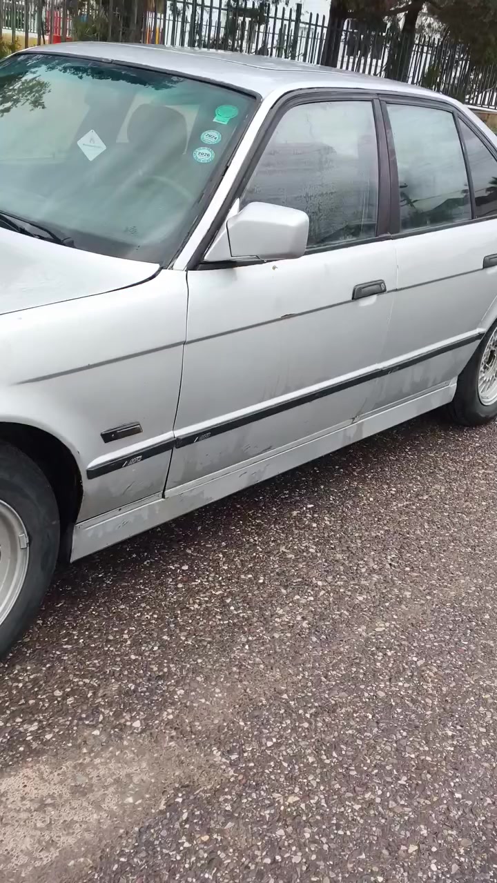 بەناوی خودای گەورە بابەت فرۆشتن bmw مۆدیل 1990  مەکینە 520 کەپس  گیر عادی سلایت رەقەم هەولێر سەنەوی 4 ساڵە بەسەر چووە  870 هەزار غرامەی لەسەرە دوای محامەلە دەیگەرێنمەوە لێدرانی  50 و محامەلە ژ م *********** واتساپ و ڤایبەر
