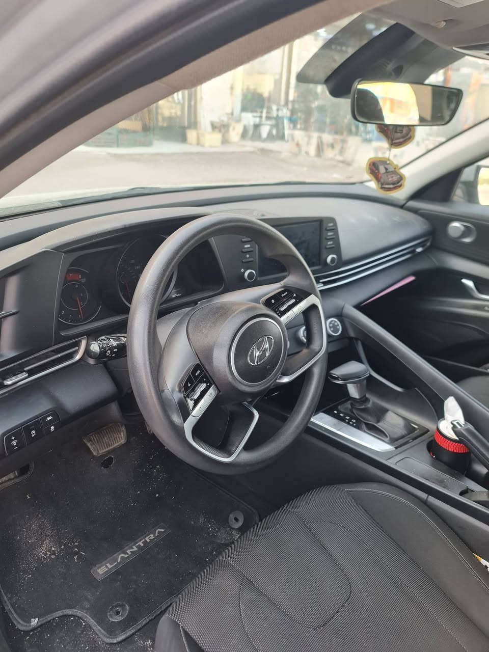 سلام عليكم
النترا 2021 
ماشيه 81 حقيقي 
دواخل مكفوله 
قطعتين صبغ واضح بصور 
تحويل او وكاله 
*********** 
سياره بسمايه
