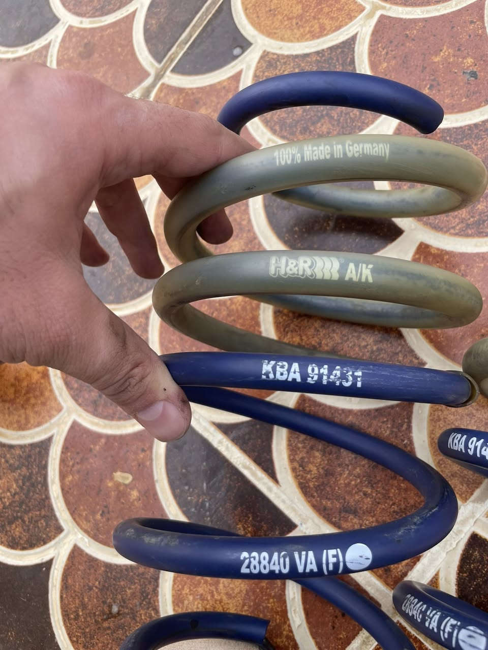 Lowering spring 
لويات تنصية مال كولف mk7 و mk7.5  
ماركة H&R الالمانية  مستخدمة نظيفة 
سعرها ١٥٠$  
 للعلم سعرها جديد بامريكا ٢٥٠$


**إذا كنت صاحب هذا الإعلان وتريد حذفه لأي سبب، رجاءا أرسل رسالة إلى الدعم الفني**