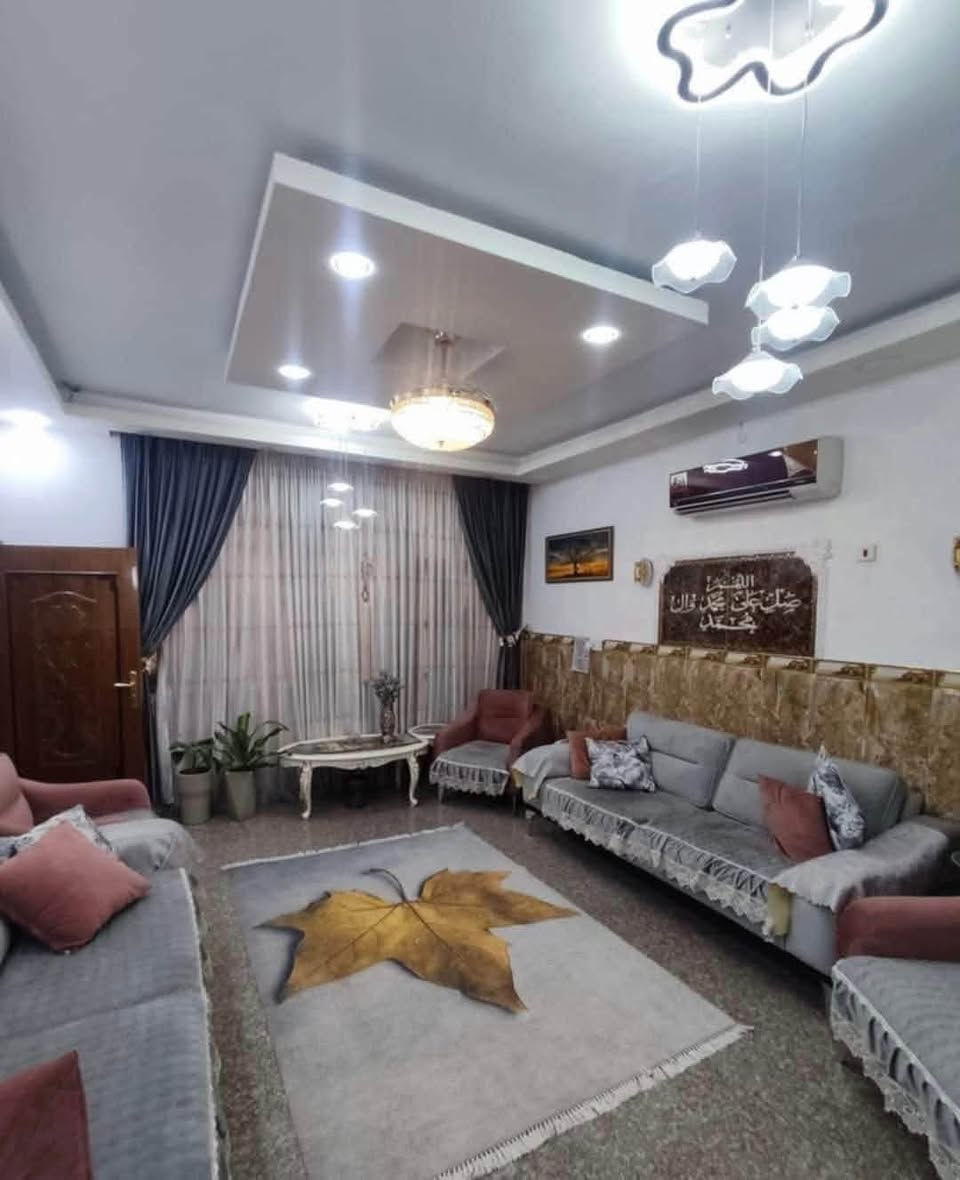 السلام عليكم

📍 فرصة عقارية مميزة –

🏡 النوع:  دار سكنية

📐 المساحة: المساحة الكلية 360 م مشيد دار مساحة 200 متر طابقين اربع غرف 3 مناور 3 مجمعات صحية والتفاصيل موضحه بالصور

💰 السعر: (350 مليون قابل للتفاوض)

✨ قطعة مميزة بموقع استراتيجي في منطقة التقسيم الاول مقابيل النجدة النهرية بالقرب من جسر بتة 

📞 للاستفسار والمشاهدة: اتصال ☎️ ***********

🏢 مراجعة المكتب:

.لمن يرغب في عرض عقاره مراسلة الصفحه
