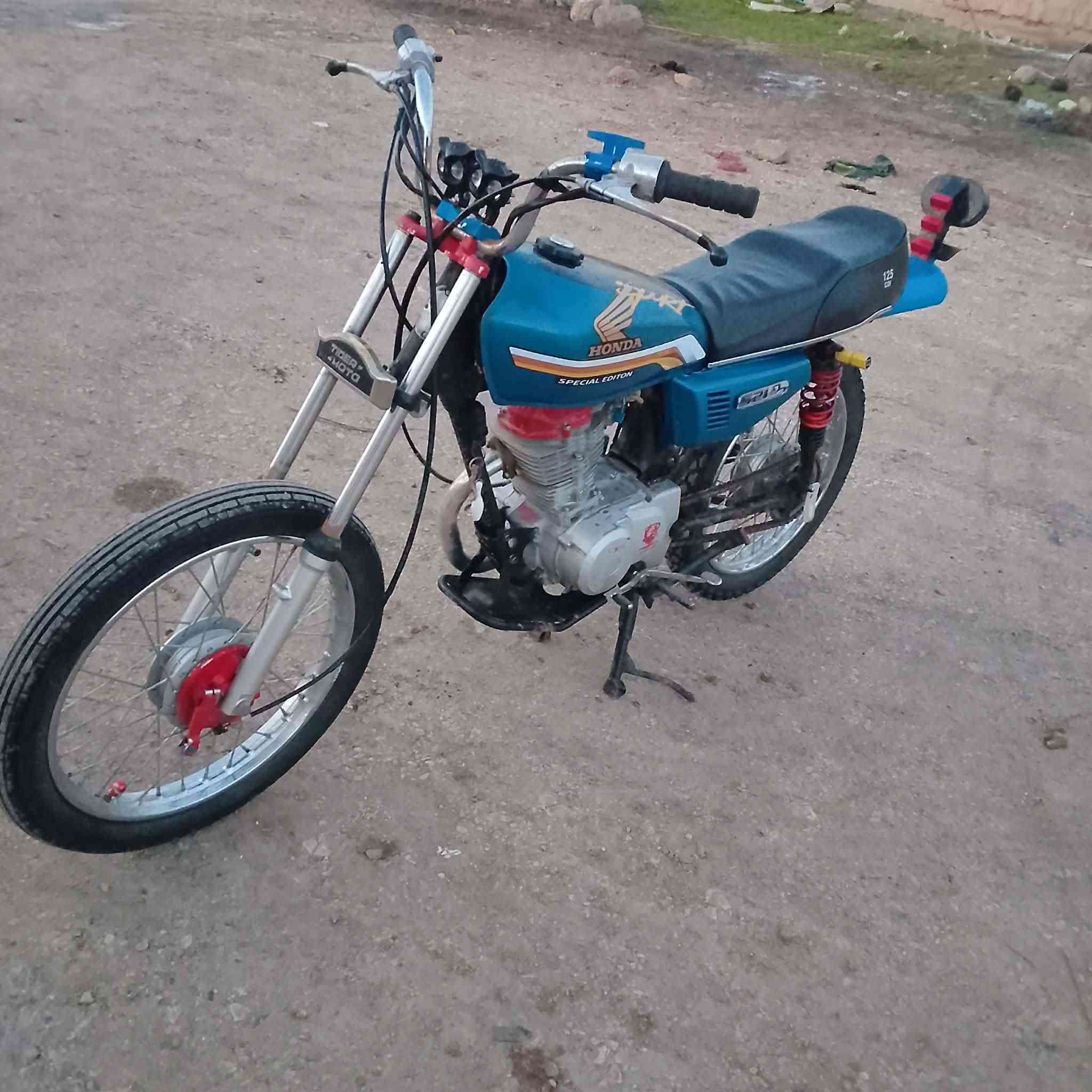 السلام عليكم ماطور نامه بروه للبيع موديل 18محرك ما مفتوح وايرمنيه كلها تشتغل تواير  جدد سعر 340بي مجال للستفسار تصال علا رقم ***********مكاني بل كسك
