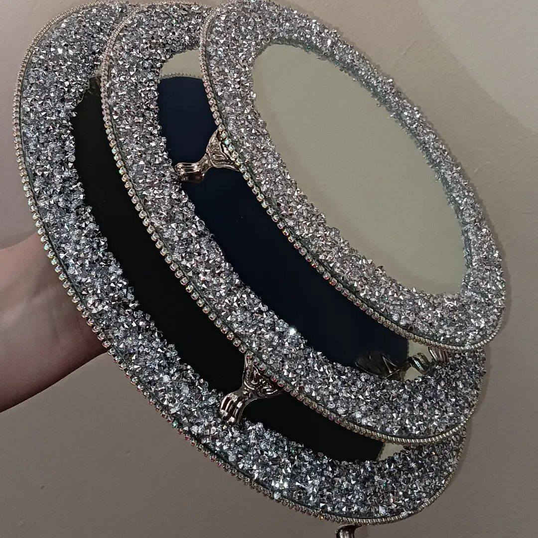 صينة عطور مناسبات وتصير الأي شي باشكال مختلفة وحلوة بس يمنة 🫶🥹✨


**إذا كنت صاحب هذا الإعلان وتريد حذفه لأي سبب، رجاءا أرسل رسالة إلى الدعم الفني**