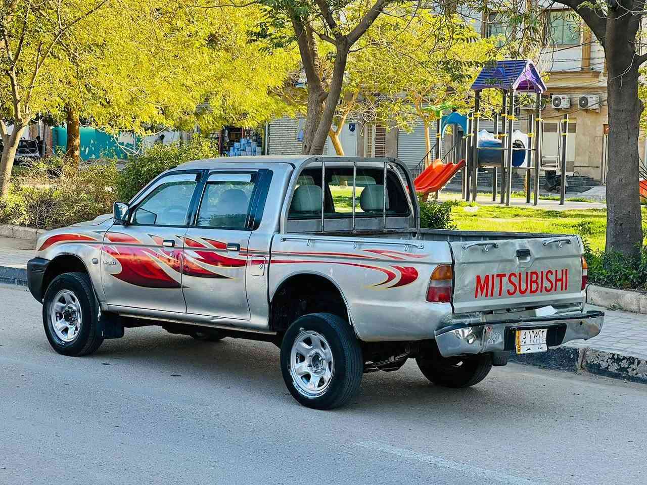 مستبوشي فورويل مديل 2004 سعر  58  وبيه مجال للاستفسار الاتصال ***********  مكفولة ضربه وتبديل سياره جديده  وجاهزه وأي نقص مابيهه مكينه  فيفتي كير وتماتيك مواصفات جام كهربائي مري كهربائي.   مكينه وكير  مكفولات حداديه جديدهه تخم تاير جديد رقم بغداد مشروع وطني مكان سياره كربلاء المقدسة
