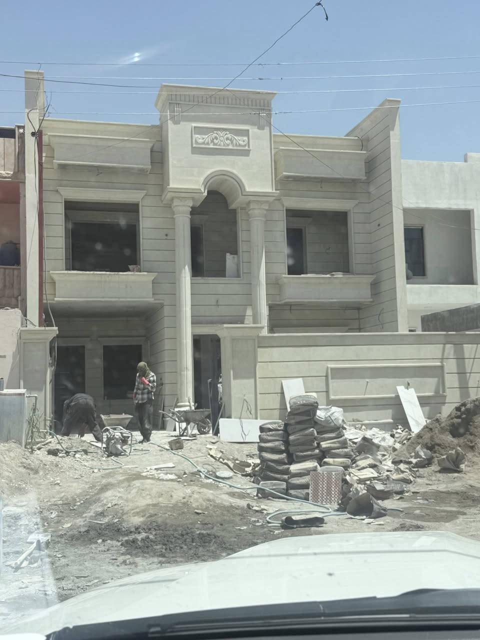 دار لبيع تكريت حي الجامعه خلف قاعه مسايه مساحه 300 مترصدر طير  عل شارع عشرين متر خمس غرف نوم البيت اقل شهر تستلم مفتاح فول سحب مغربي شبابيك امليوم بوب تركي ارتفاع ٢٥٠ ارضيه ام ١٢٠ في ستين  الاتصال عل رقم ***********
