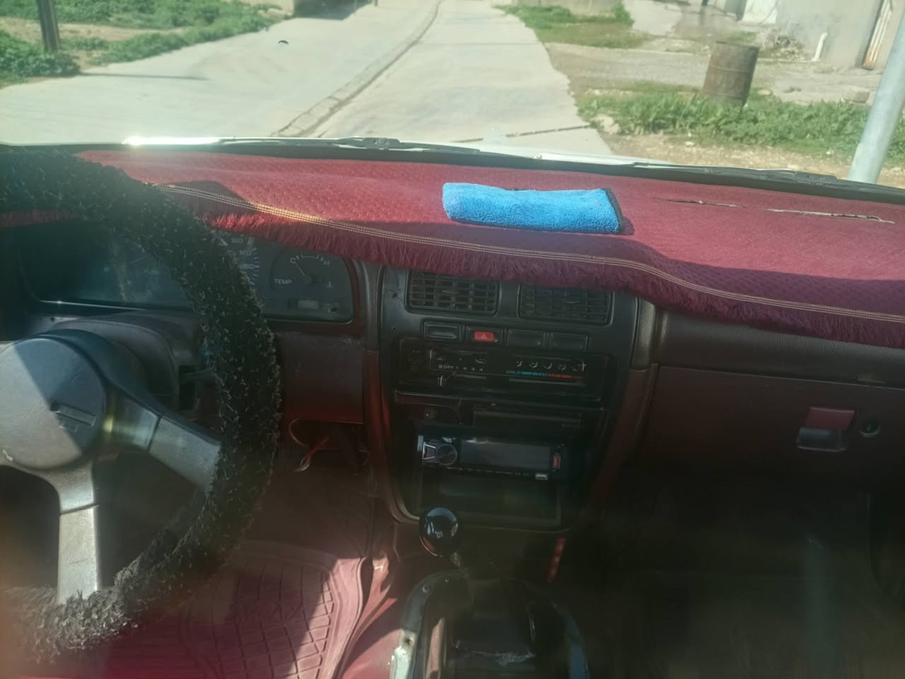 بكم نيسان موديل 1993 سياره وضع بلادي ما بيها صبغ  و نظيفه كلش  كيرمحرك شرط تحويل سعر ٤٥ بيها مجال بسيط ***********  *********** نينوى
