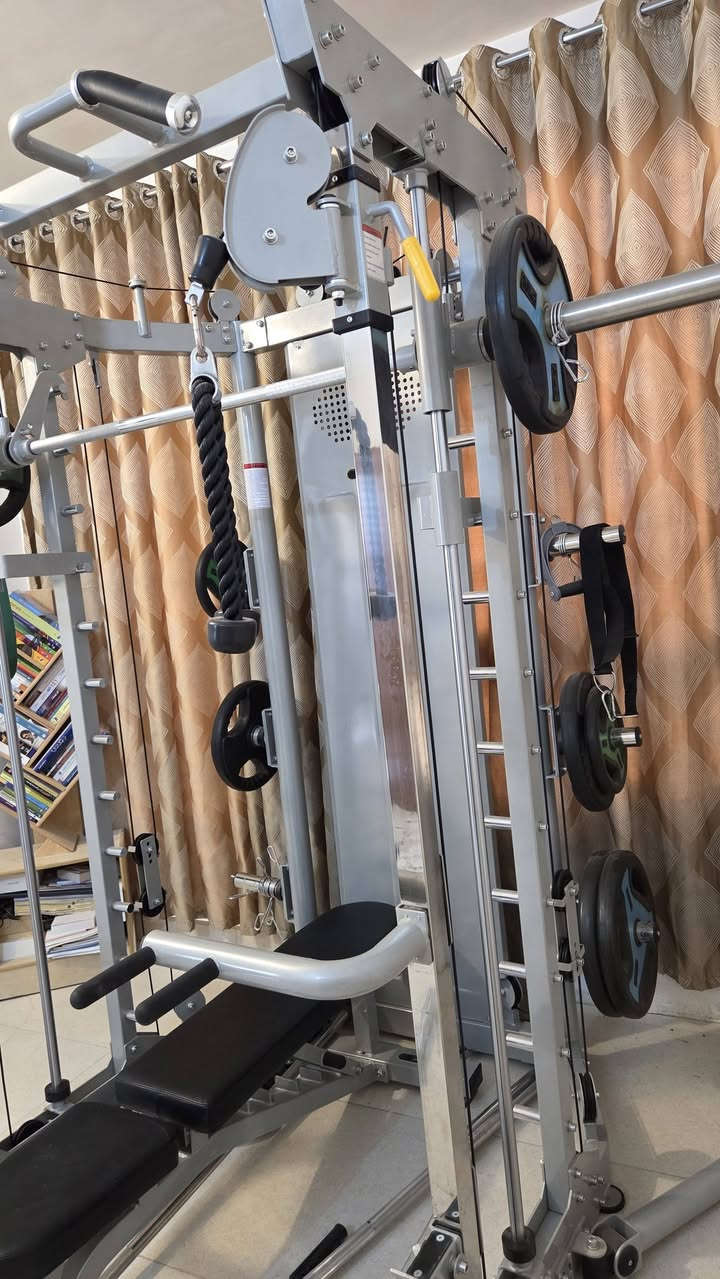 ملتي جيم منزلي الوزن الخاص بيه 80 كيلو مع مسطبة قابلة للتعديل وشفت أولمبي مع اوزان قرصين 20,وقرصين 15, وقرصين 10,وقرصين 5...السعر مليون ونص..
***********
