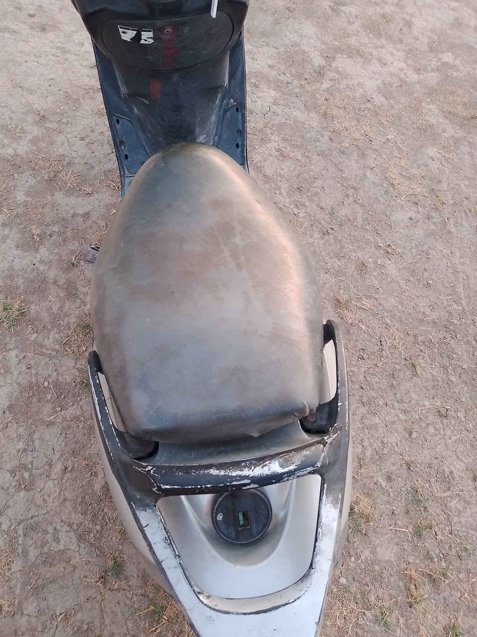 دراجة ماكس للبيع ومراوس نضيفة س 400 مكان مسارة على طريق بسع البور اتصل ***********
