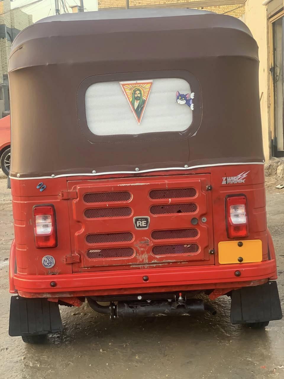 سلام عليكم تكتك للبيع ٢٠١٨ مكفوله بس دوس معمرات بسمي  5400بغداد البلديات ***********
