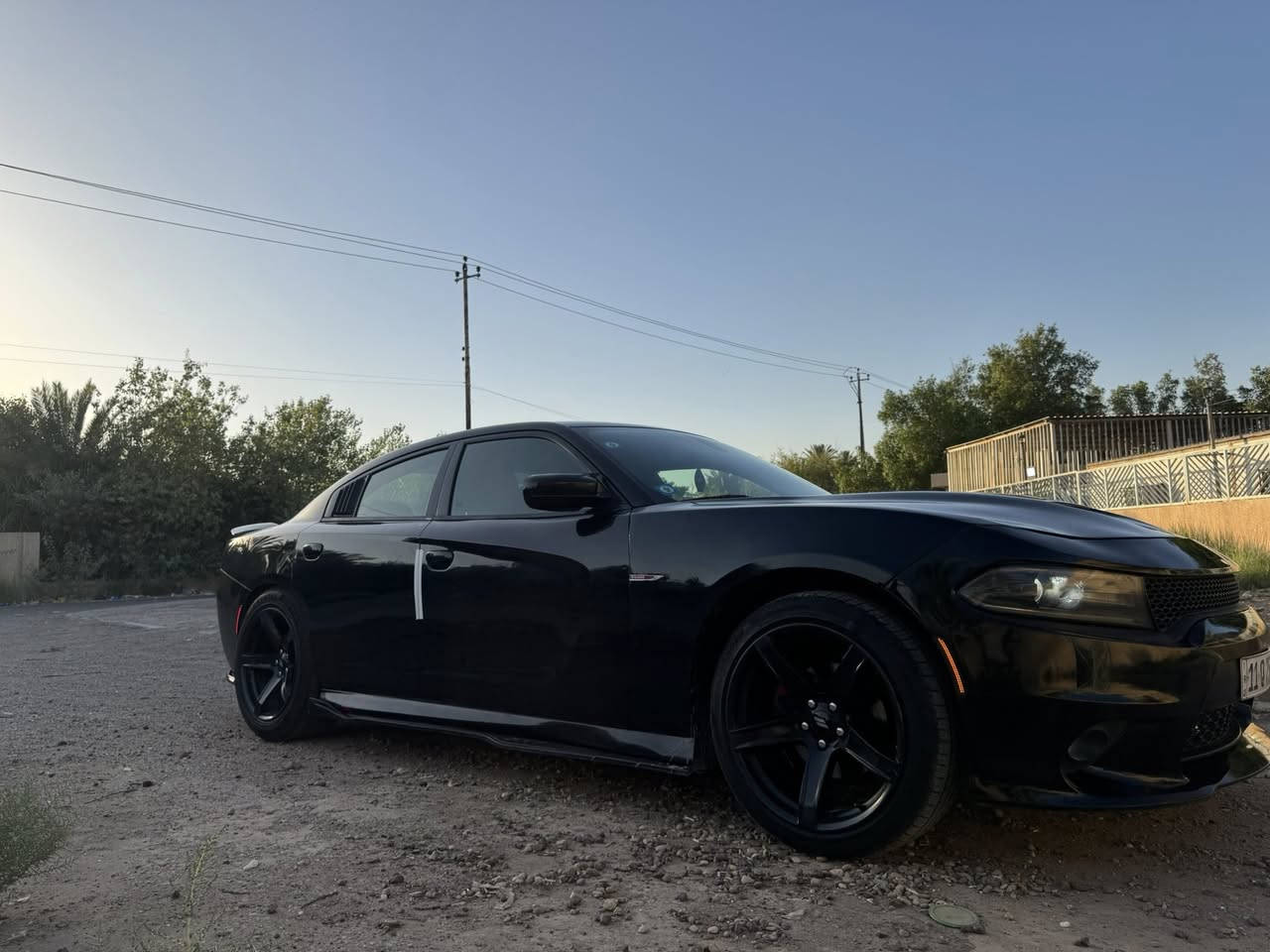 دودج جارجر 2019
Sxt
.v6
كت srt كامل 
سيارة جاهزة من كلشي سنوية وارقام جديدة وهزة باسمي السيارة بيها بنيد تحديث و3قطع صبغ الباقي مكفول 
مكاني بغداد البياع 
رقم الهاتف ***********
