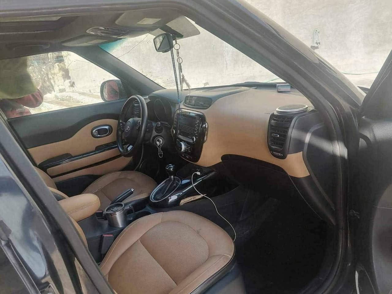 صول موديل 14باسمي رقم بغداد محرك ٢٠٠٠ فول ماعدا البصمه مكاني كربلاء *********** السعر ١٠٥ بيه مجال قليل

