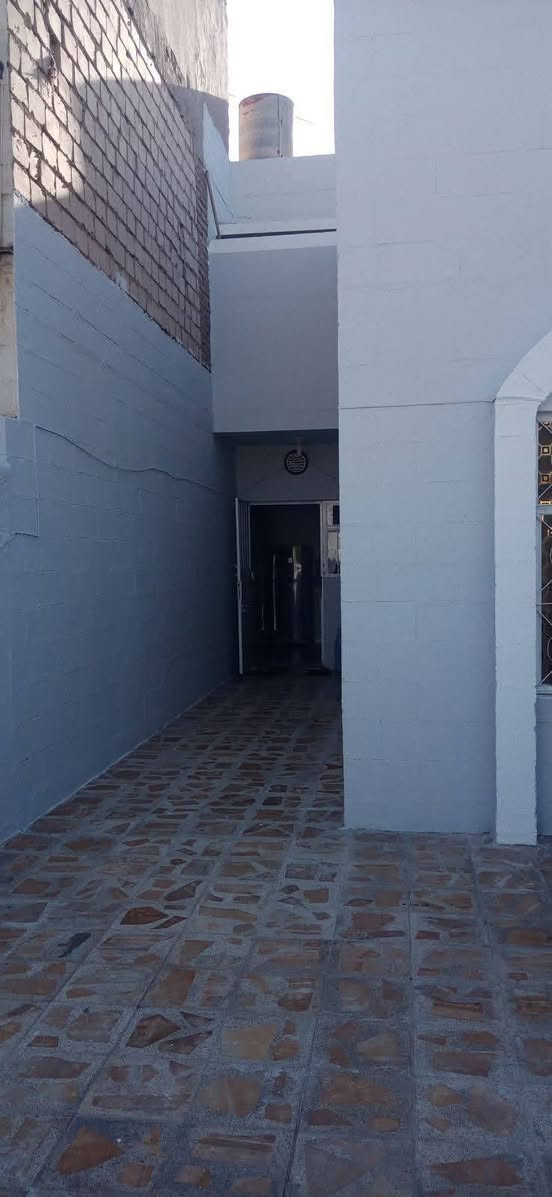 دار للبيع مساحه 147متر درجه ثانيه دور الهندية طابقين علاساحه غرف 3 صاله 2 مطبخ صحيات  عدد 2 استقبال السعر المطلوب147بي مجال اتصال ***********ابومنتظر
