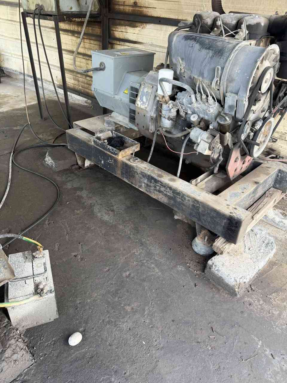 السلام عليكم مولدات للبيع سكانيا 150 كي في مشتغل اقل الشهر جديد لك. ومولد دويز ثلاثه بستم 30 كي في اخو الجديد ومربوطات كامل على الفحص والحمل. للبيع. التواصل ***********.
