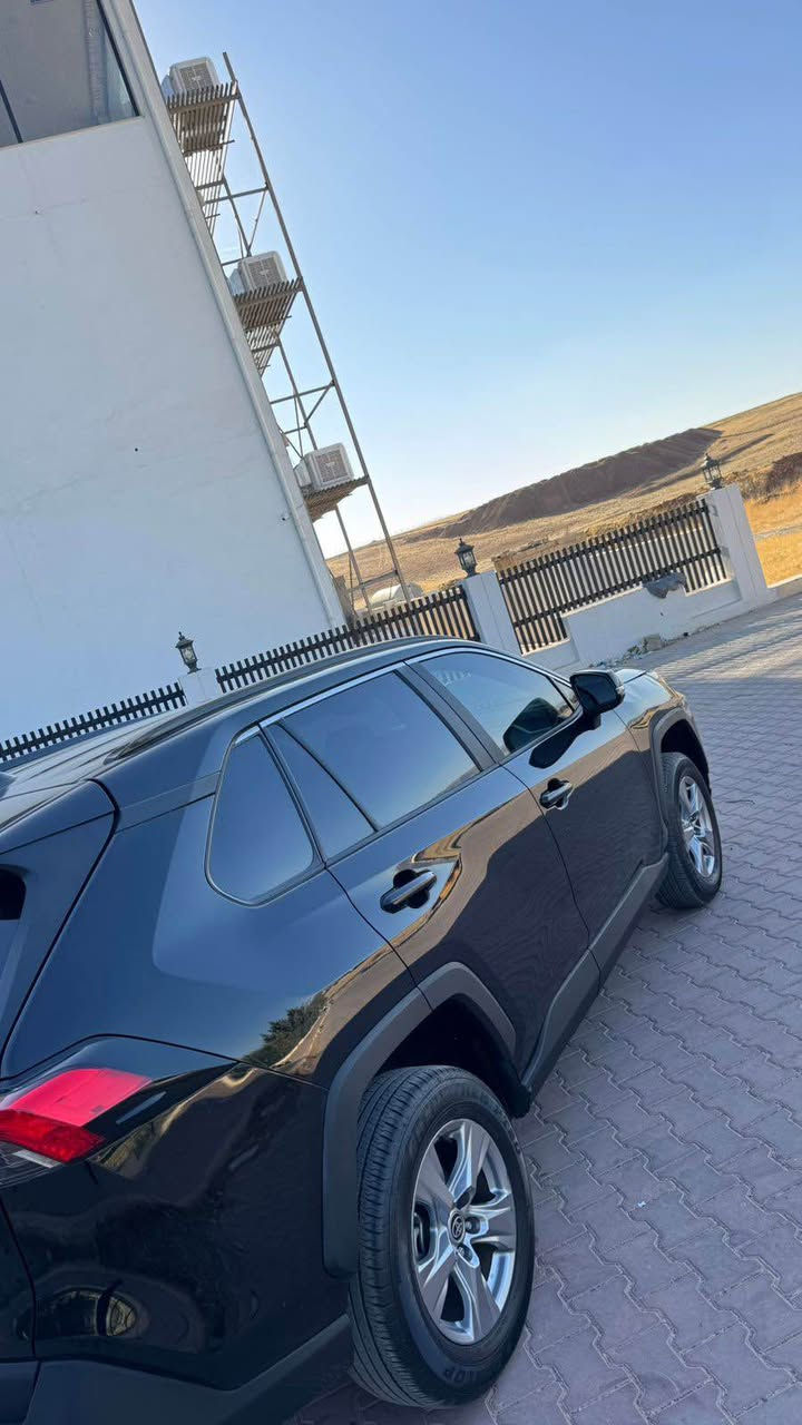 السلام عليكم 
 رافور موديل : 2023
سعر :185 
اللون :اسود 
حجم المحرك : 2.5L (4.سلندر)
 ملاحظة السيارة : چاملغ و شبر بنيد  صبغ

يرباك فقط  ستيرن طاگ مرجع بيلادي 

المواصفات : XLE
بصمة 
شغال
كاميرا خلفي
هاند بريك بصمة
اوتو هولد : 𝐀𝐔𝐓𝐎 𝐇𝐎𝐋𝐃 
اوتو ستارات : 𝐀𝐔𝐓𝐎 𝐒𝐓𝐀𝐑𝐓
اوتو ستوب : 𝐀𝐔𝐓𝐎  𝐒𝐓𝐎𝐏
رادار امامي (تحديد مسار)
رادار جانبي  (نقاط عمياء)
رادار خلفي (التحذير من الاصطدام)
حساسات امامي
حساسات خلفی
نظام : 𝐄𝐂𝐎
نظام : 𝐍𝐎𝐑𝐌𝐀𝐋
نظام : 𝐒𝐏𝐎𝐑𝐓
كشنات كهربائي
تحكمات استيرن
تبريد لمس 
تبريد مركزي 
لايتات (𝐋𝐄𝐃) ليد زينون بيلادي
بكلايتات 𝐋𝐄𝐃 ليد بيلادي
ويل كروم 

بعد هواية مواصفات…

‏‎تفاصيل اكثر الاتصال علی ارقام التاليه 
***********
‏ WhatsApp - Vibir‏‎‏‎‏
☎️ [***********]

عنوان📍عقره اكر, نينوى
