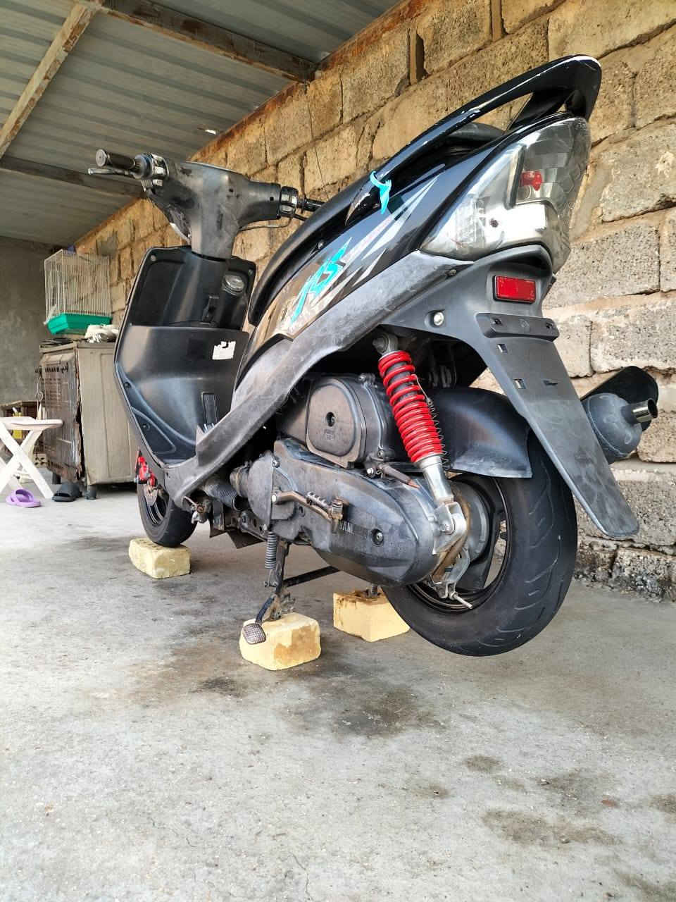 السلام عليكم دراجة ماكس عدلة للبيع
الدراجة مزودة بوشة 55 الدراجة شلعة ومعدل الدراجة كلشي بيهة شغال نكرة سلف هندر الدراجة كاملة ماذب عليهة ربع كاملة مكملة الدراجة ختم واحد وية المكينة السعر 700 للتواصل الخاص مفتوح او على هاذا الرقم *********** العنوان كربلاء الحسينية
