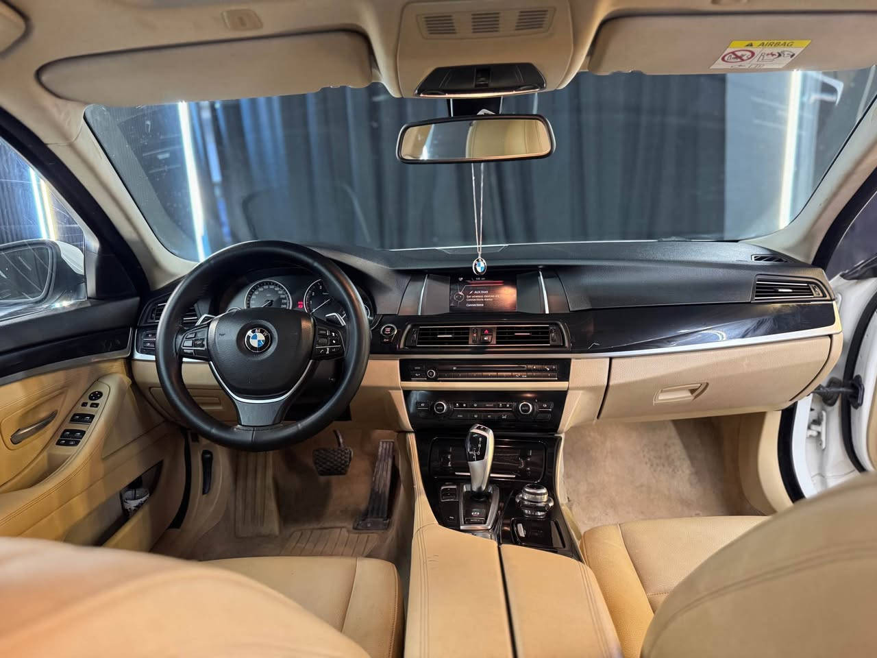 BMW 2016 520i  F10
سفر هه ولێر عروش
ناو جلد
ناو زه رد
٥ په رده پەردەی پشتەوە کارەبایی
كوشنةكاني كارباية سايةق و سكن  
پادل شەفت
لايت و به گلايت LED
پێش ودوا حاسه ٣٦٠
كامێرا
سلايد
٣ موّدى ليخورين
به سمه
ئاويّنه شهفت و كاره با
تحديد سورعه

سەیارەکە زۆر تازەیە هەموو گیانی لەسەر دەقی بیلادیە  گێر مەکینە کارەبای بەشەرتە یەک قەترە صبوغ و تعدیلی نیە 
ناونیشان هەولێر 
ژم/*********** واتساپ 
 
صفر شريكة عروش 
داخل جلد 
خمسة بردات 
داخل بيجي نضيف 
كشنات كهرباي سايق و سكن 
بادل شفت 
لايتات ليد و عدسة زينون بلادي 
كاميرة حساس اميمي و خلفي 
كاميرا 
ثلاثة مود ايكو سبورت كومفورت 
مرايات شفت و كهرباي 
تحديد سورعة  

سيارة كلش نضيف و جديد ماشية ١٩٠ كم حقيقي گير محرك كهرباي بشرت قطرة صبغ مابيه بارد مابية 
مكان سيارة اربيل 
رم/*********** واتساب أربيل, العراق
