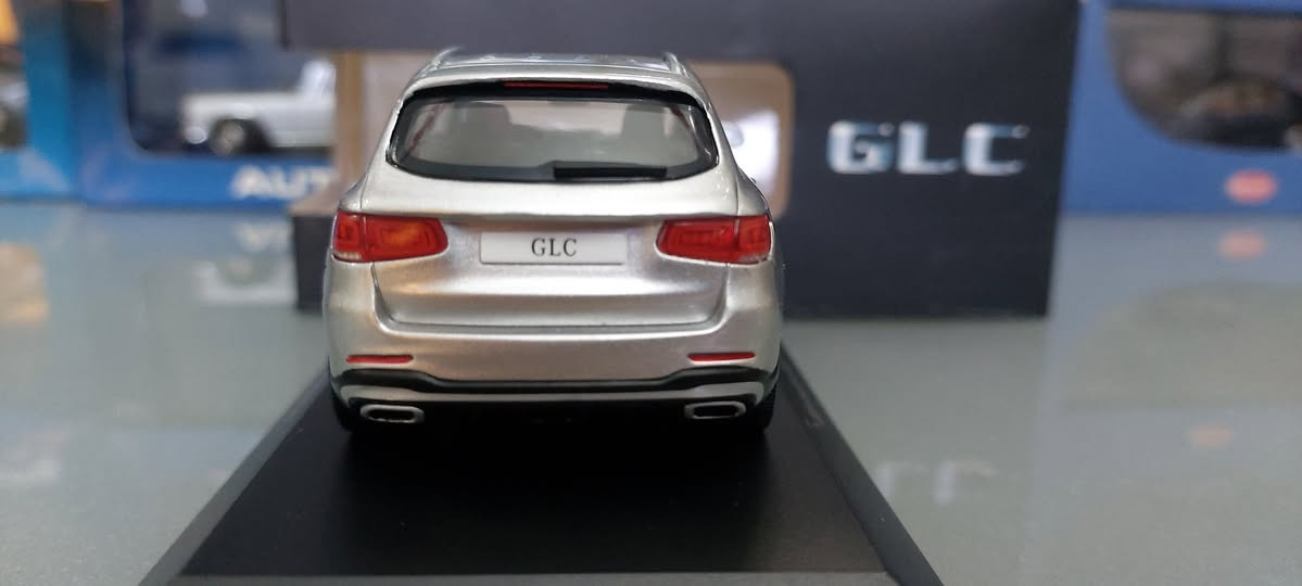 Mercedes GLC 1/43 
Dealer Edition


**إذا كنت صاحب هذا الإعلان وتريد حذفه لأي سبب، رجاءا أرسل رسالة إلى الدعم الفني**
