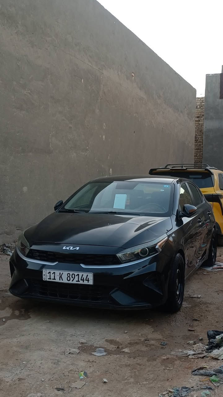 السلام عليكم 
فورتي موديل 2023 
حادثها تبديل جاملغ وصبغ ربع البنيد شاصي لغد كفالة 
مواصفات تبريد قطعتين 
إشارة بالمري 
تدفئة كشنات وستيرن
شحن لاسلكي 
رادار خلفي وامامي وجانبي فول عدا البصمة والفتحة
ترقيم جديد بغداد الجديد بسمي مداور ثاني يوم 
السعر 151وبيها مجال 
مكان السيارة الديوانية 
للاستفسار *********** صور حادث راسلني وتدلل
***********
