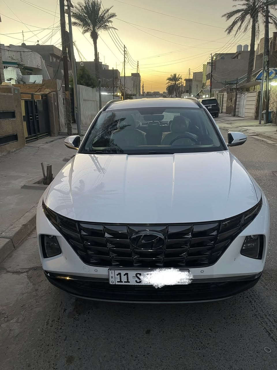 السلام عليكم 
توسان 2023 خليجي سياره جديده جداً ماشيه17الف حقيقي بعده بلايلون الشركه وتايرات الشركه استخدام جداً بسيط مكفوله من الصبغ والضربه والتبديل عده طخه بسيطه بقبق الجنطه ع وضعه ما ملعوب بيها واضحه بالصور 
سياره نص فول بصمه تشغيل ترحيب عند الاقتراب انضمه قياده سايد بريك دكمه حساسات امامي خلفي دشبول ايباد شاشه عطلات كشنات كهرباء كشافات متحركه 
 داخل اسود واوف وايت وبعد بيها مواصفات رقم بغداد دولي بسمي السعر205وبيها مجال بسيط 
مكاني البلديات ***********
