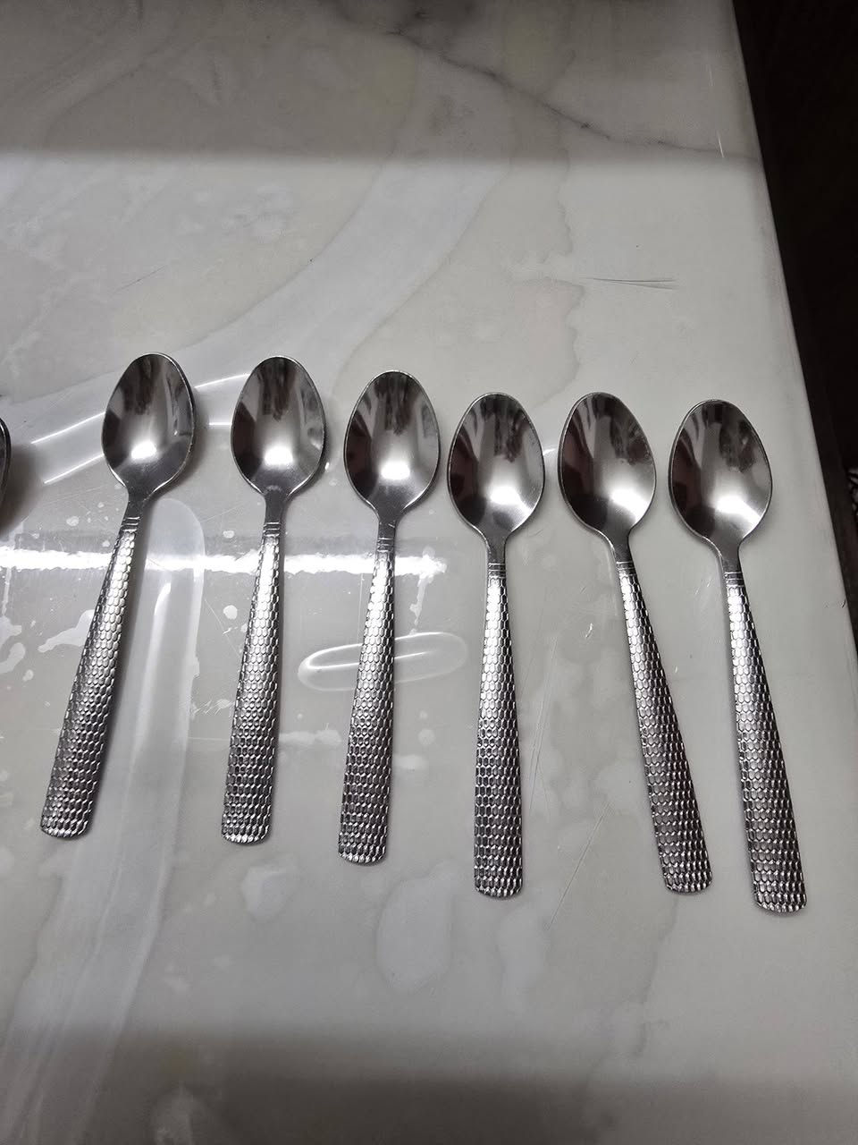 ملاعق اكل وشاي وجطلات   ستيل الثقيل  الاصلي 
عدد 6 قطع ب3   الف


**إذا كنت صاحب هذا الإعلان وتريد حذفه لأي سبب، رجاءا أرسل رسالة إلى الدعم الفني**