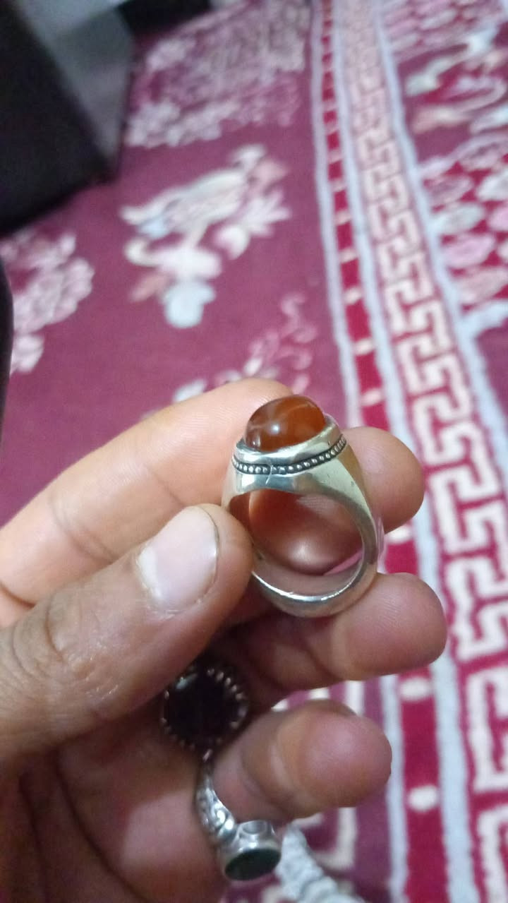 مراوس بكهرب بولوني 
يماني ذمه 16غرام 
ومرجان تونسي اصلي


**إذا كنت صاحب هذا الإعلان وتريد حذفه لأي سبب، رجاءا أرسل رسالة إلى الدعم الفني**