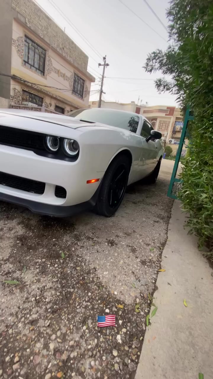 سلام عليكم للبيع جالنجر مديل 2013 محرك 6 سلندر رقم أربيل الجديد تحويل مباشر حدثه كرن بنيد مصبوغ الحفة والجملغ بدون دواخل سيارة كاملة تبريد ثلج محرك وكير مكفول ￼￼￼￼بيه منضومة زنون ￼￼￼￼￼￼العنوان بغداد الكظمية السعر 122 وبيه مجال ***********￼
