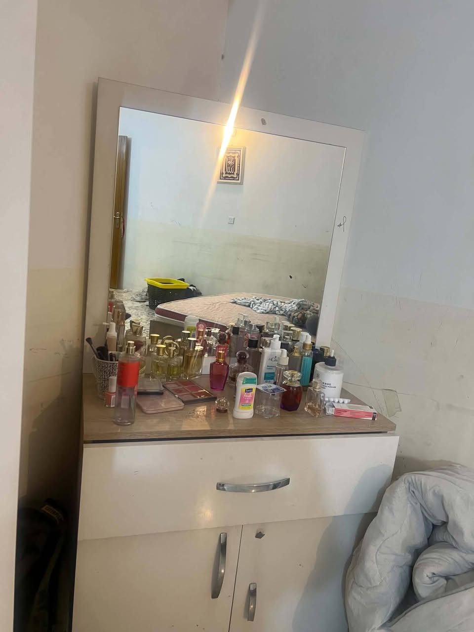 سلام عليكم غرفه 5 قطع سعر معه نقل ونصب 375 الف 
اي استفسار رقم ***********
