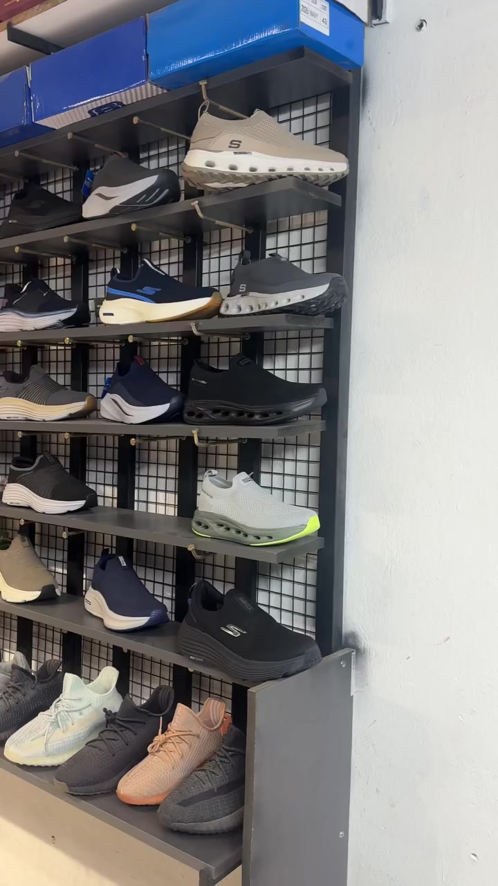 ديكور محل أحذية للبيع اي استفسار الاتصال***********
