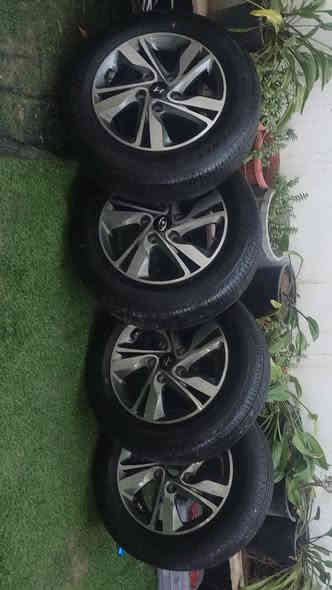 سلام عليكم
ويل كب النترا حجم 15 
زوج تايرات جدد سبوع مماشيات
زوج بيهن فوك نص عمر
سعرهم 250
للاستفسار *********** متواجد واتساب وماسنجر
