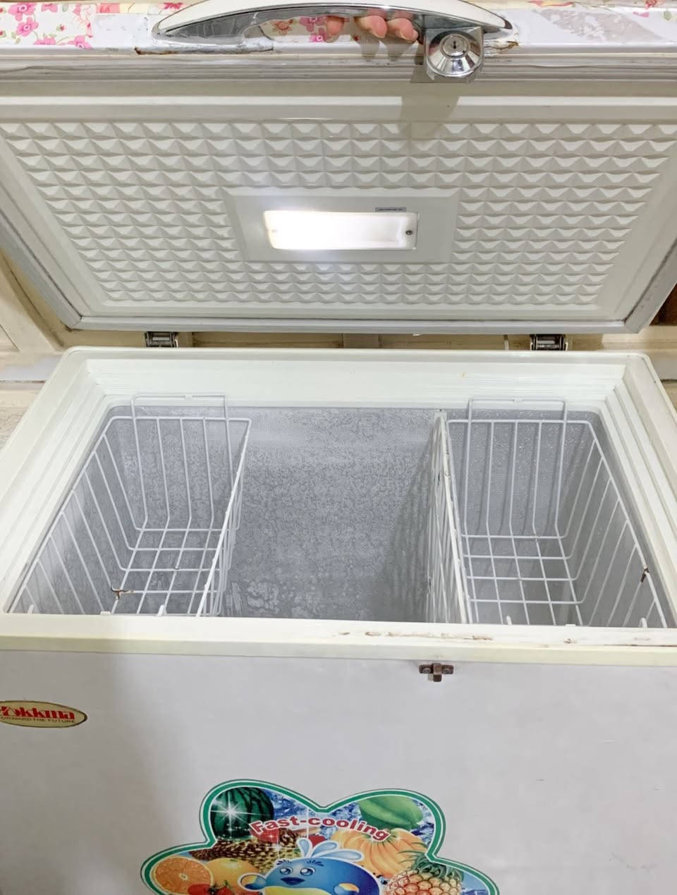 مجمدة ماركة تكمة للبيع مستعمله نضيف حجم 8 قدم عنوان بغداد السعر: 120 الف للاستفسار ***********
